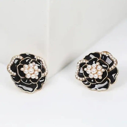 Elegant Black Rose Pearl Earrings